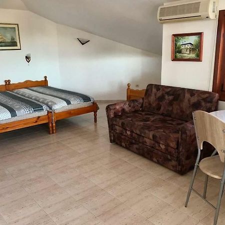 Студиа Мансарда Ненови Pomorie Kültér fotó